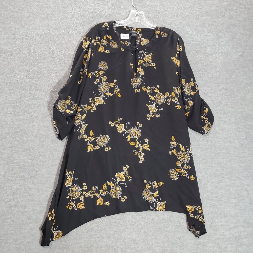 Torrid Women Top 1 Black Floral Blouse Sharkbite Hem 3/4 Roll Tab Sleeve Keyhole